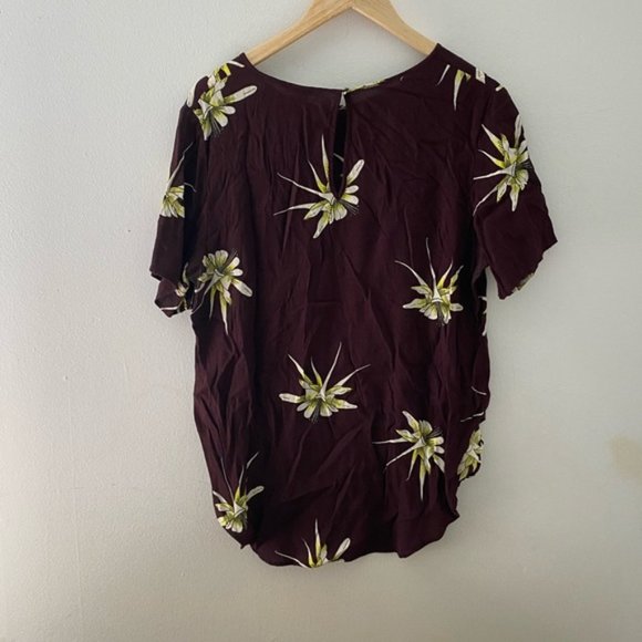 CLOSING SALE Maroon Floral H&M Top - Picture 4 of 7